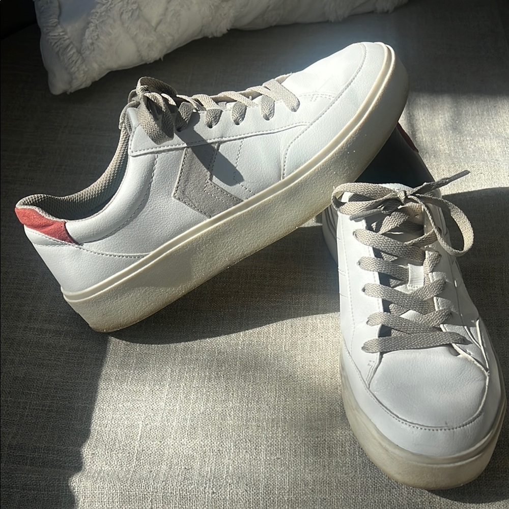 Casual White Sneakers with Red and Gray Accents